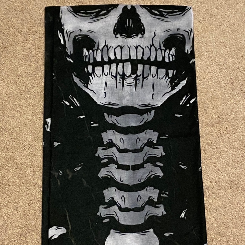 ALMOST NEW Seamless Skeleton Mask
